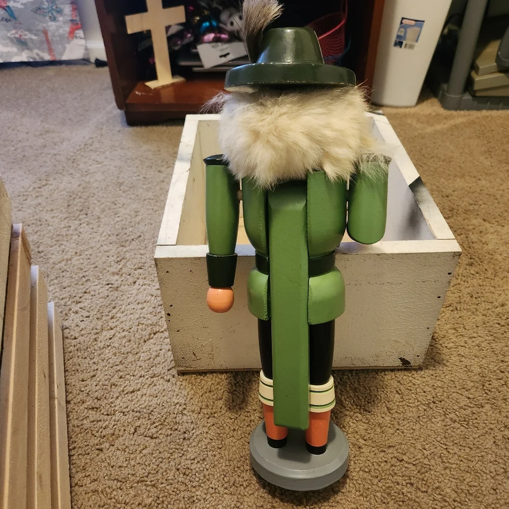 Nutcracker - Picture 4 of 4